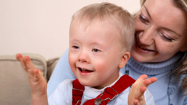 بدخلقی کودک مبتلا به اوتیسم را چگونه رفع کنیم؟