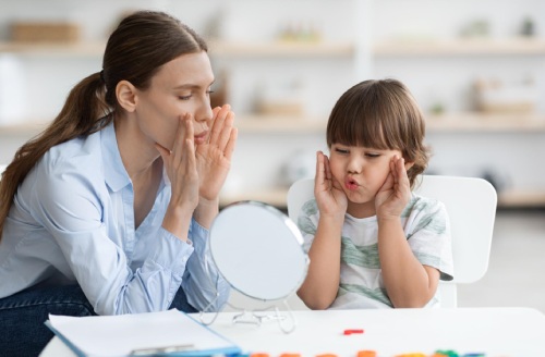 تمرین گفتاردرمانی در خانه