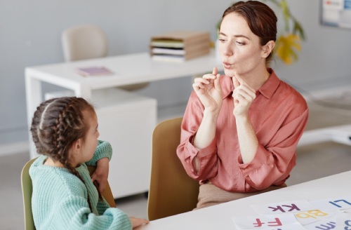 نقش والدین در تقویت گفتار