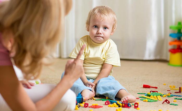 با کودک شلوغ، چگونه برخورد کنیم؟