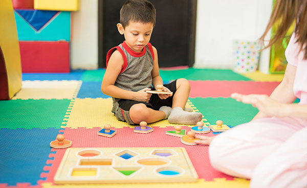 مزایای بازی درمانی مزایای بازی درمانی