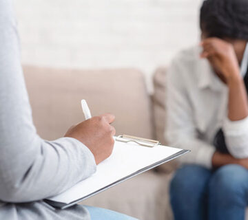 مشاوره خشونت خانگی برای چه کسانی ضروری است؟