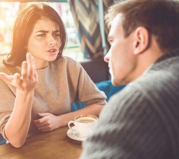 آیا می توانم از شریک زندگی خود در مورد جلسات روان درمانی اش سوال کنم؟