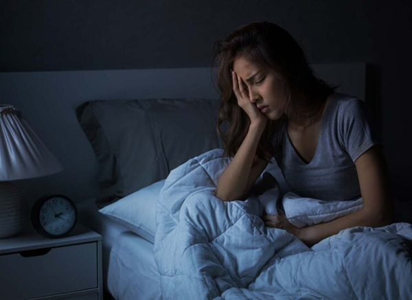 چرا وقتی سعی می کنم بخوابم دچار اضطراب می شوم؟